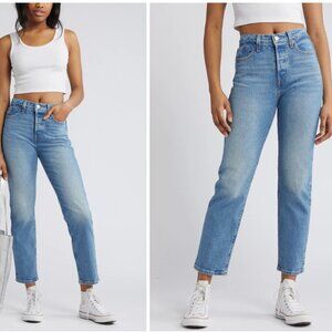 Levi's Wedgie Straight Size 25, 4-button high waisted MSRP $100+